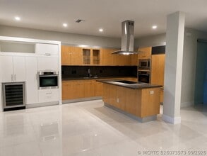 Building Photo - 1094 Bluewood Terrace