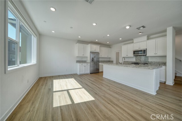 Building Photo - 243 Carmona