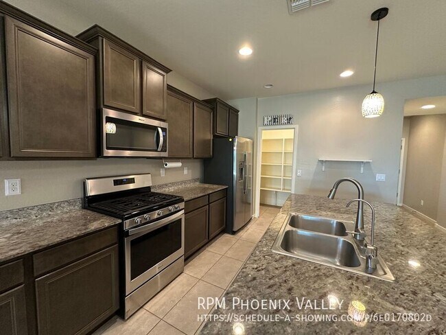 Building Photo - 723 W Tallula Trail