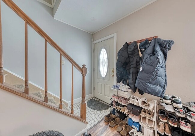 Foto del edificio - 69 Lynwood Dr