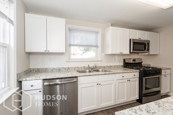 Building Photo - NOW AVAILABLE! - 92 OAK ST, AVENEL, NJ, 07001