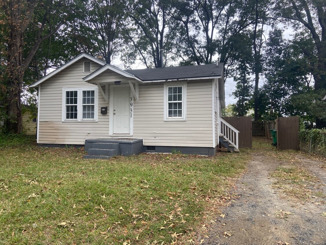 Primary Photo - 3931 Bearwood Ave
