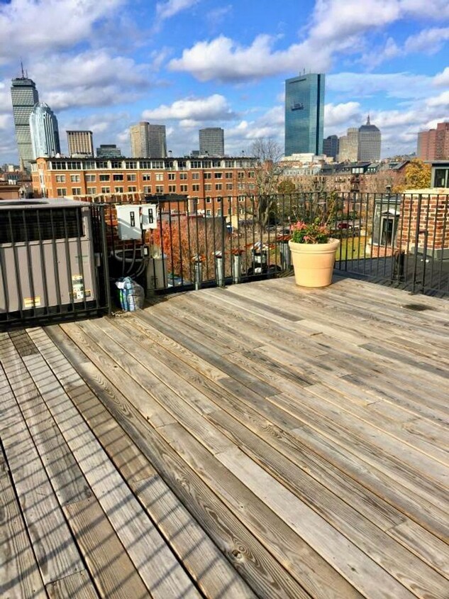 Spacious 3 Bed 2 Bath! - Spacious 3 Bed 2 Bath!