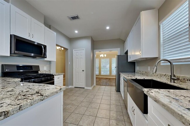 Building Photo - 12014 Piney Bend Dr