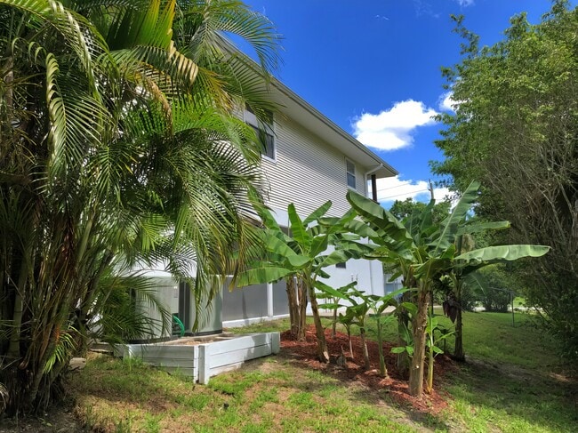 Building Photo - 27657 Tennessee St
