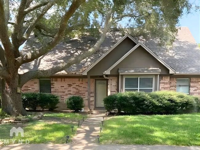 Building Photo - 15218 Woodhorn Dr