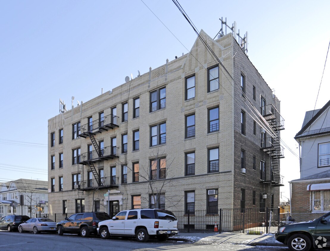 Foto del edificio - 95-36 42nd Ave