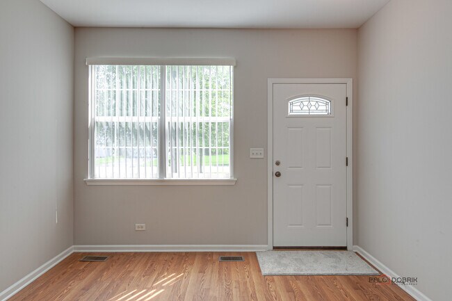 Foto del edificio - 1794 S Fallbrook Dr