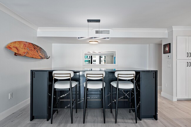 Foto del edificio - 3456 S Ocean Blvd