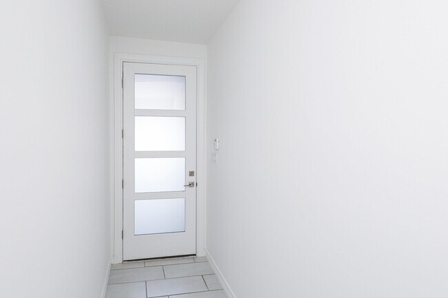 Building Photo - 9924 Bijan Dr