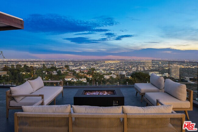 Foto del edificio - 9270 Kinglet Dr