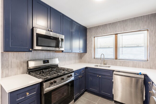 Foto del edificio - 4818 N St Louis Ave