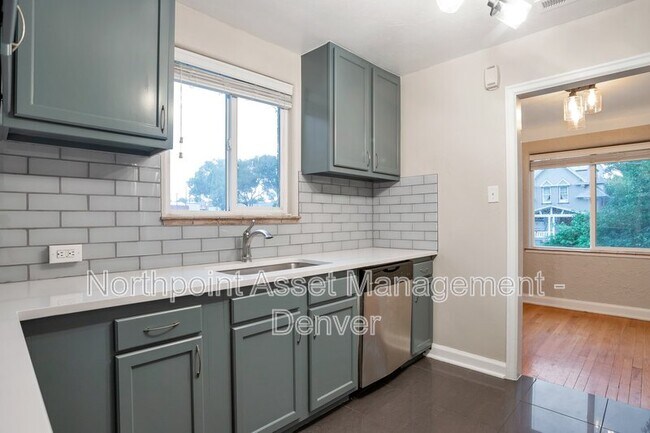 Building Photo - 2822 W 38th Ave