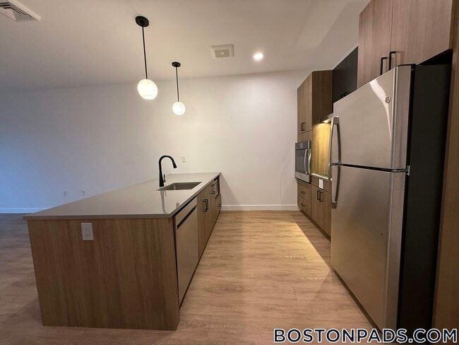 Building Photo - 199 Gardner St