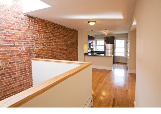 Foto del edificio - 12 Parker Hill Ave