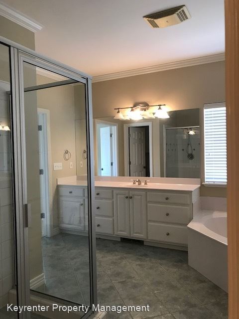 Foto del edificio - 4 br, 4 bath House - 7813 E Commercial Street