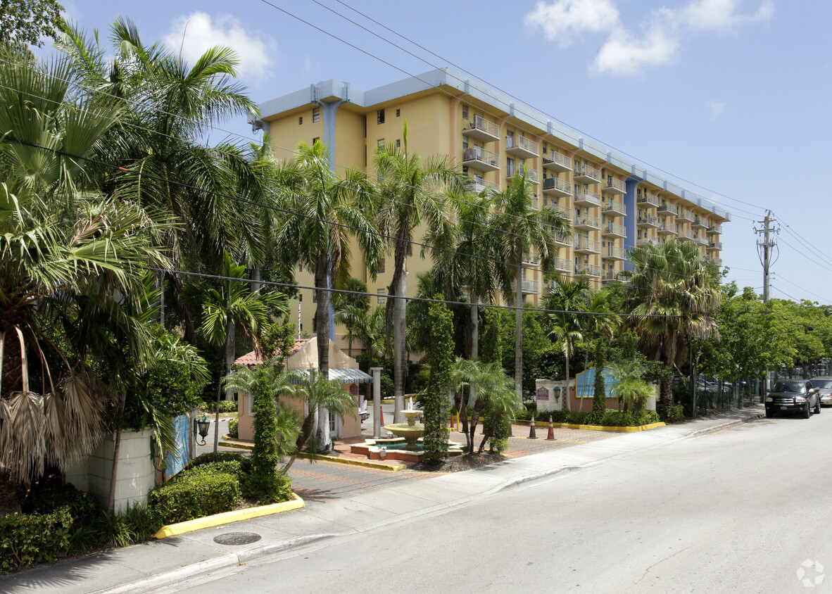 Foto del edificio - Yolanda Villas