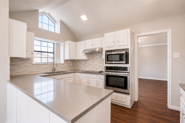 Building Photo - 13345/13347 Fall Manor Dr