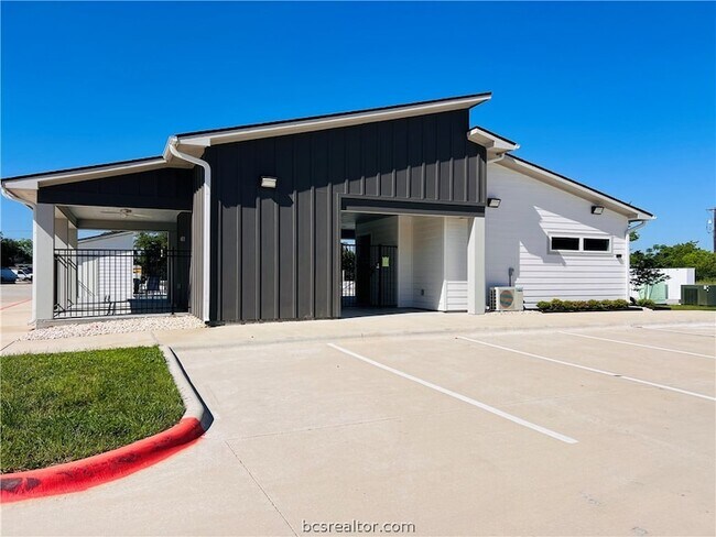 Building Photo - 1326 Prairie Drive Unit 924