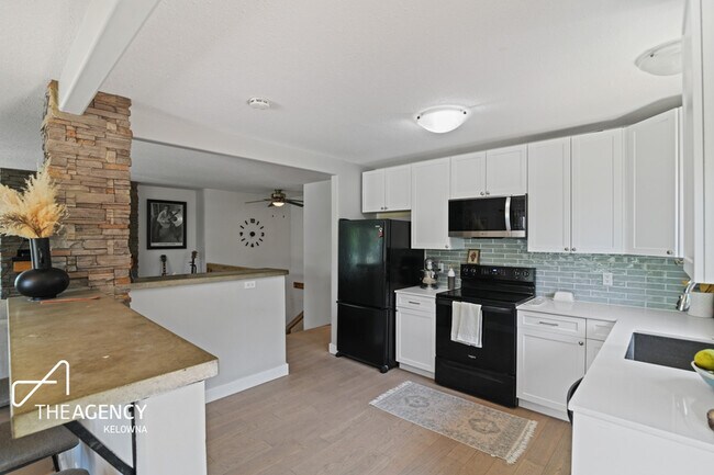 Building Photo - 2967 Sandstone Crescent
