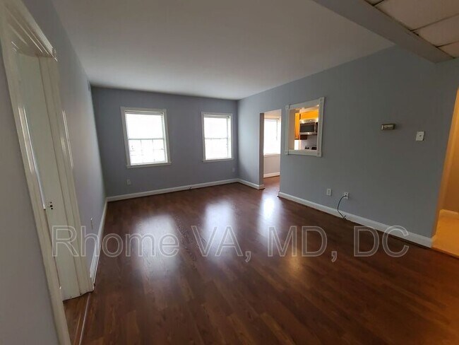 Foto del edificio - 1805 Key Blvd