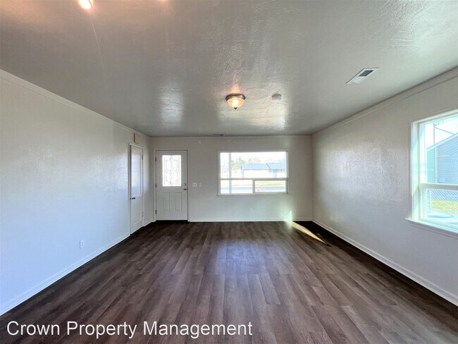 Building Photo - 3 br, 1 bath House - 105 Casey Ave.