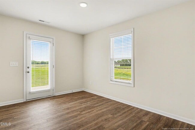 Building Photo - 92 Littlefield Ln