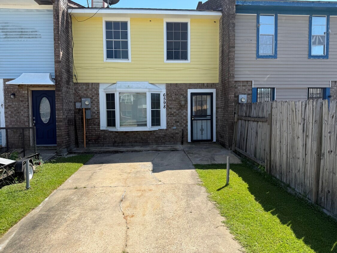 Primary Photo - 6598 Coveview Ct