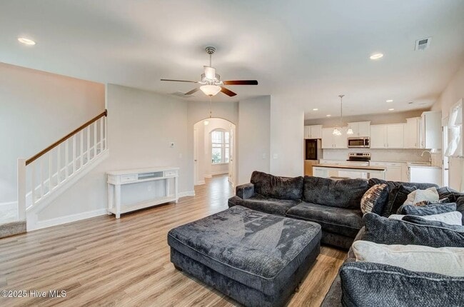 Foto del edificio - Single Family Home in Desirable Neighborhood