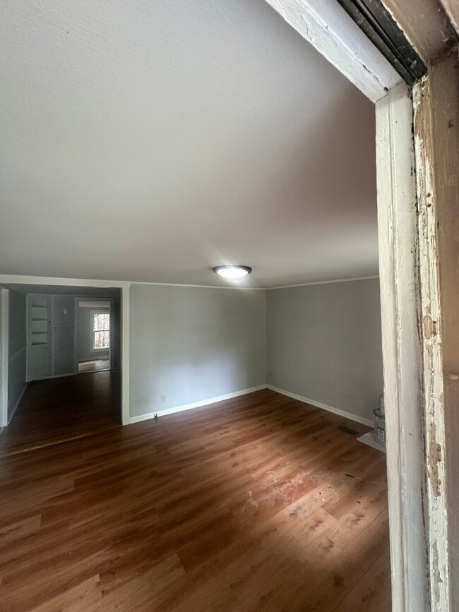 Building Photo - 305 Bowers Street