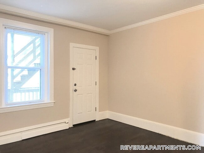 Building Photo - 286 Revere St