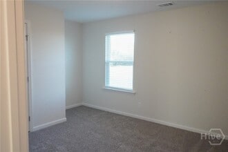 Building Photo - 270 Cromer St