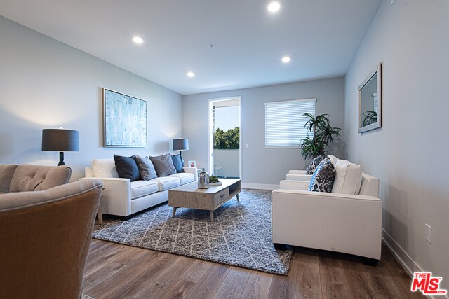 Foto principal - 18535 Burbank Blvd