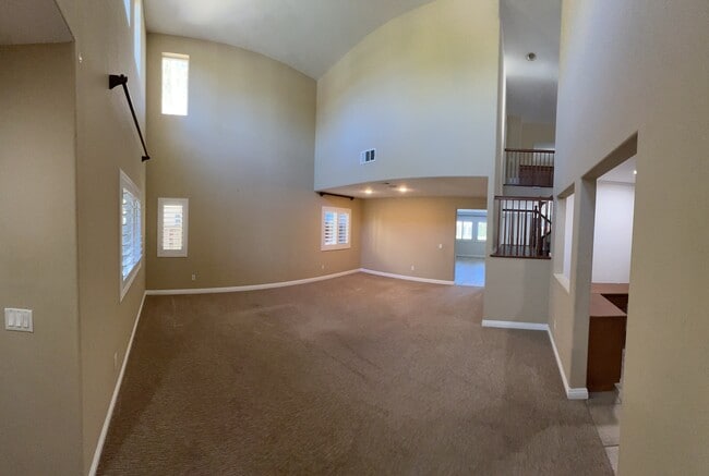 Foto del edificio - 46140 Grace Ct