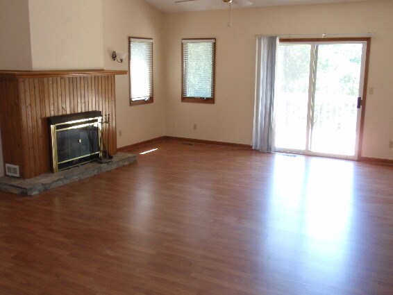 Building Photo - 10 Josie Ln