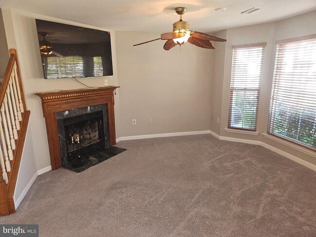 Building Photo - 2346 Hazelwood Ct