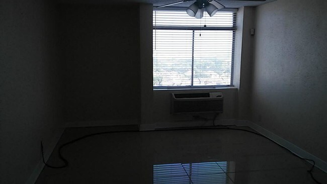 Building Photo - 7520 Hornwood Dr