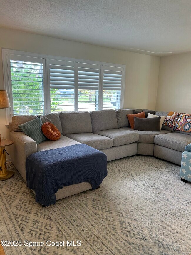 Building Photo - 1380 Holiday Blvd