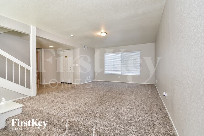 Foto del edificio - 3909 Almondwood Dr