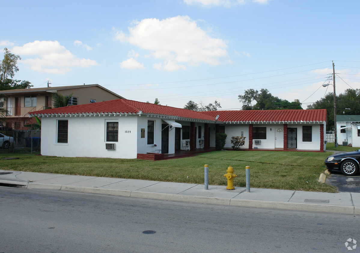 Foto principal - 1029 NW 95th St