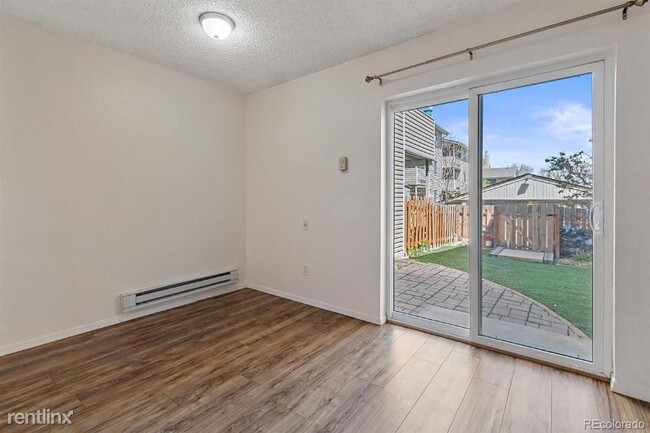 Foto del edificio - 6009 Yarrow St
