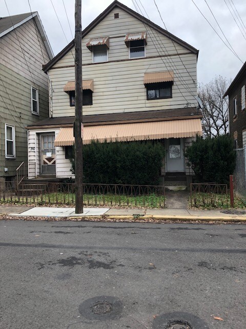 Primary Photo - 308 Glosser St