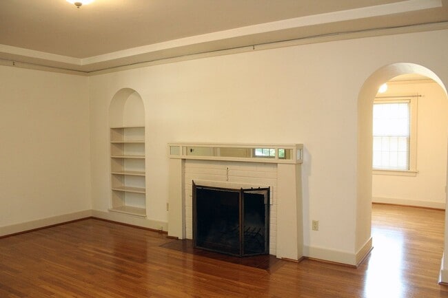 Building Photo - 2310 SE 22nd Ave