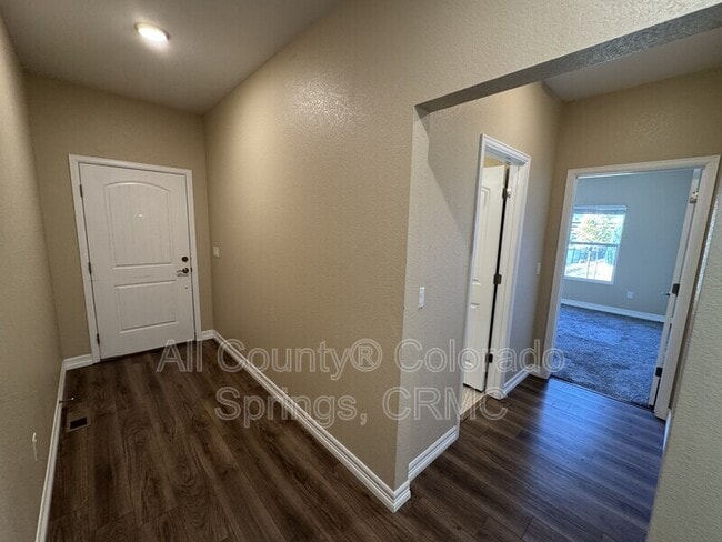 Building Photo - 770 Thimbleberry Point