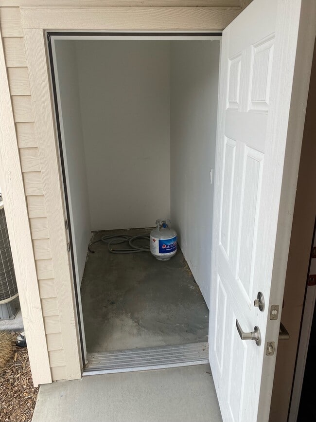 4x8 Storage unit - 11257 W Gabrielle Dr