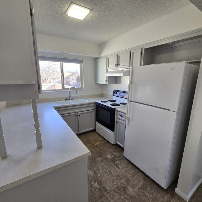 Foto del edificio - 55+ Community, Condo for rent