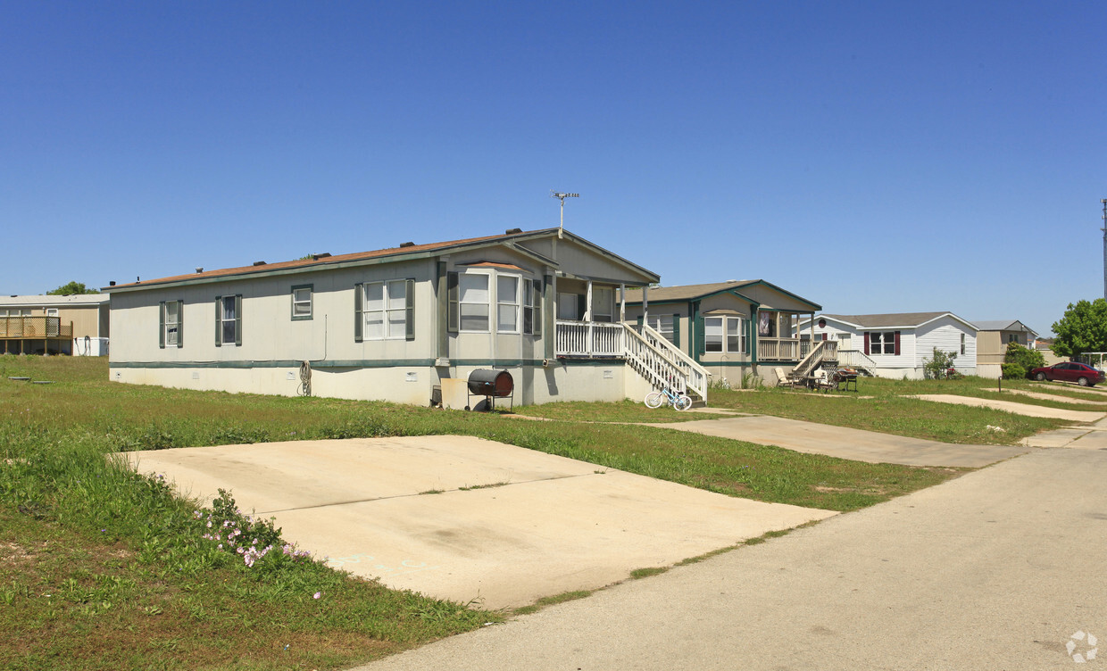 Primary Photo - Horseshoe Village