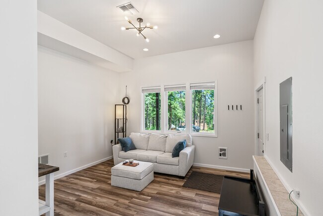 Foto del edificio - 221 Gunther Loop Rd