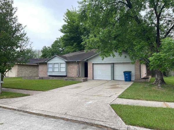 Building Photo - 4118 Pinebridge Ln