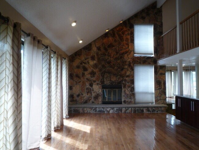 Foto del edificio - 202 Kingsberry Dr